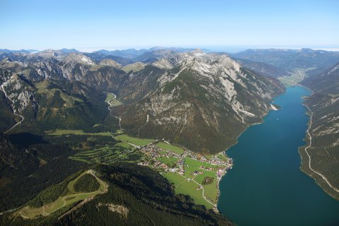 Sicht auf den Achensee am Hotel Karwendel