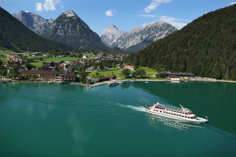 Eine Schiffsfahrt im Herbsturlaub am Achensee